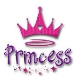 Meet your Posher, Chrissy