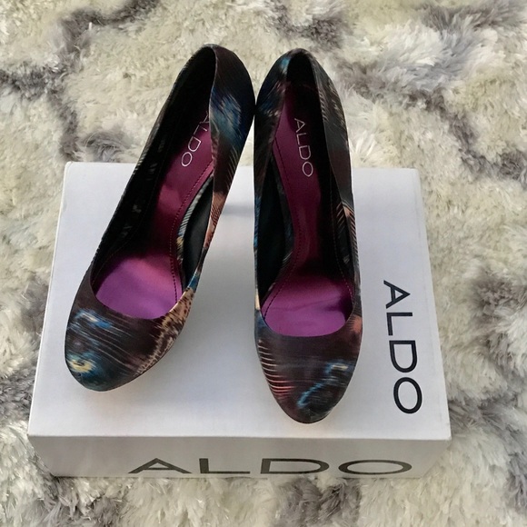 LIKE NEW! Steve Madden Kemler Satin Stiletto Pumps - Picture 2 of 6