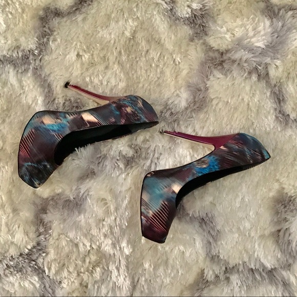 LIKE NEW! Steve Madden Kemler Satin Stiletto Pumps - Picture 5 of 6