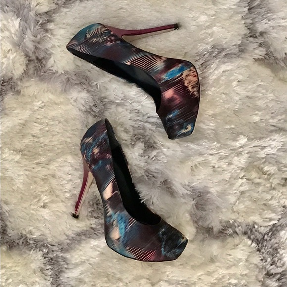 LIKE NEW! Steve Madden Kemler Satin Stiletto Pumps - Picture 6 of 6