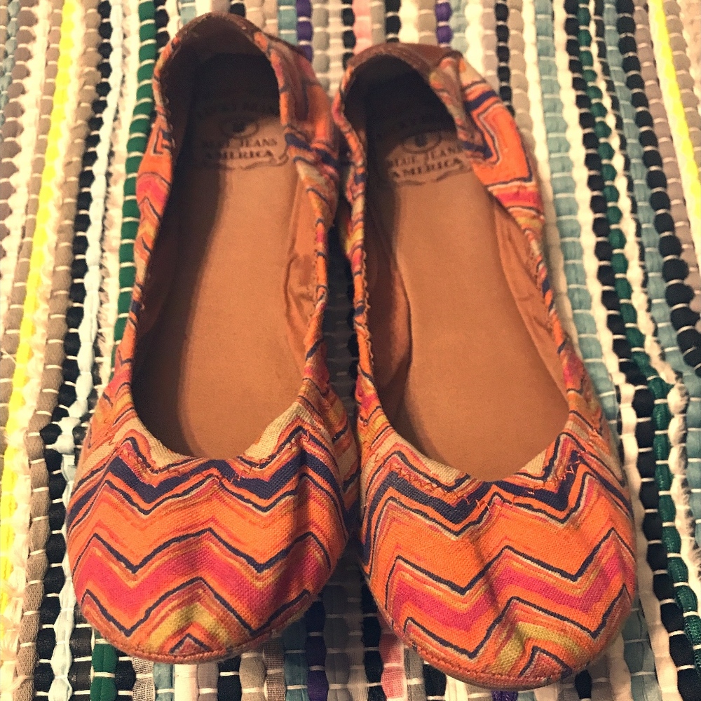 Lucky Brand Unique Flats!
