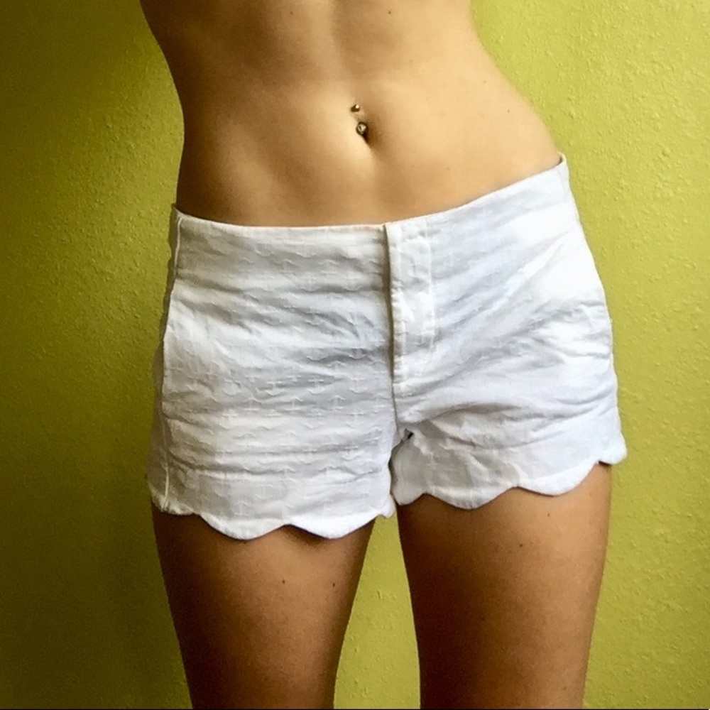 Lilly Pulitzer scalloped edge white shorts