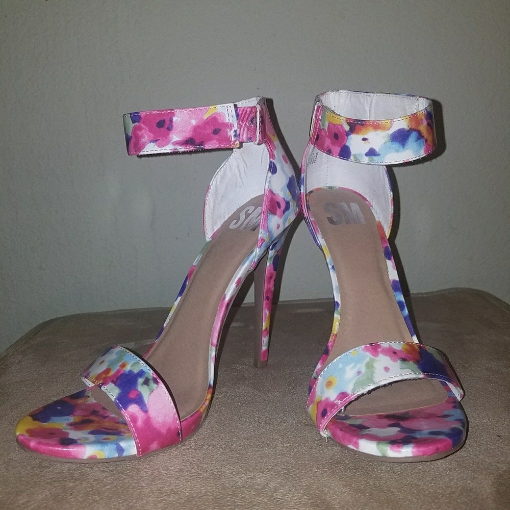 Multi color SM heel