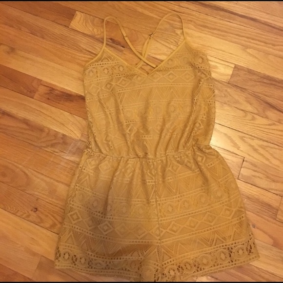 Forever 21 mustard romper - Picture 3 of 6