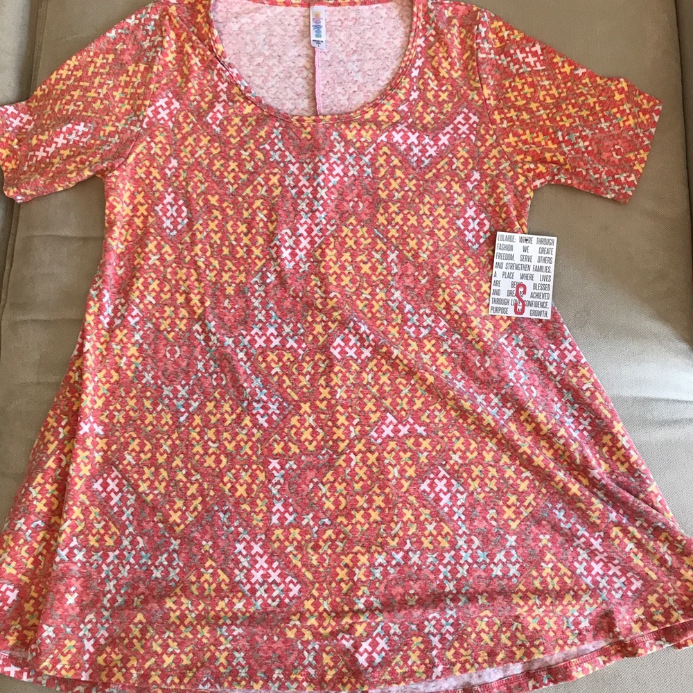 Small LuLaRoe Perfect T, new