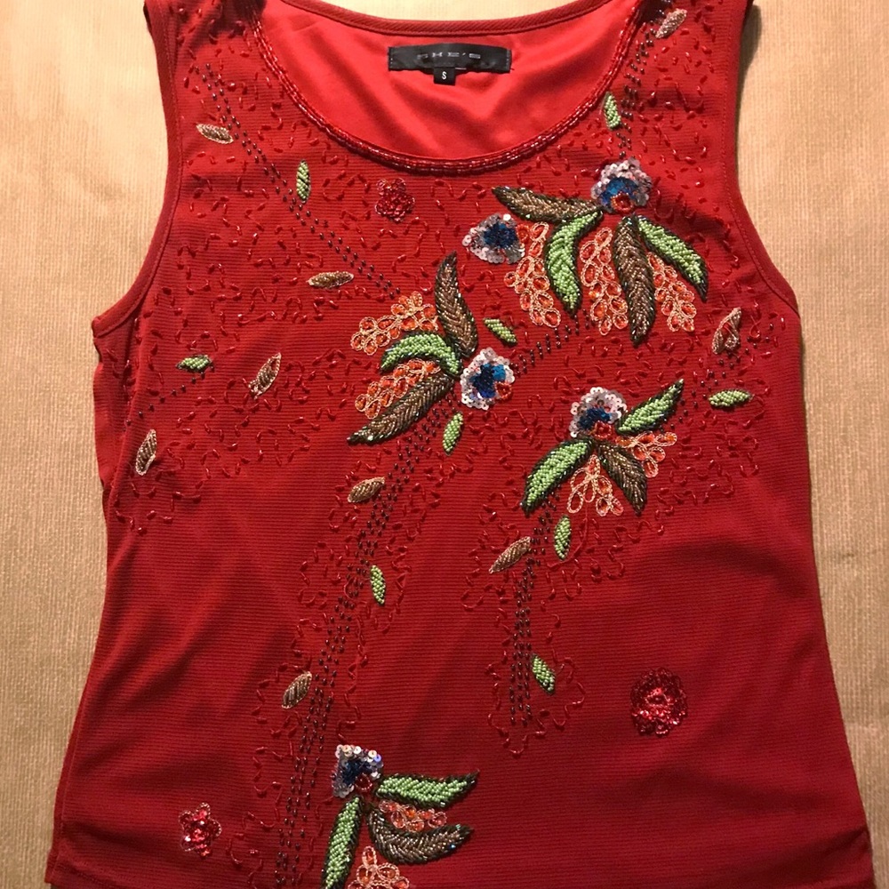 SHE’S EMBELLISHED SHELL TOP, FULLY LINED