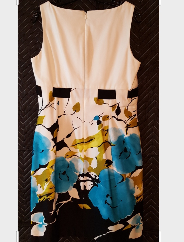 Dress - Picture 2 of 3