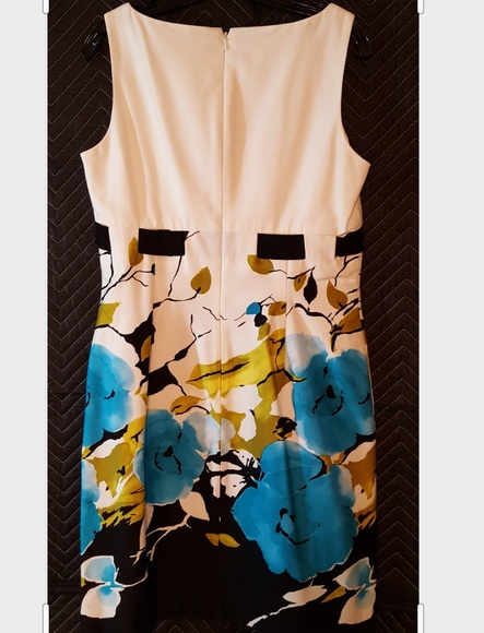 Dress - Picture 2 of 3