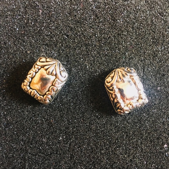 Earring - Picture 2 of 3