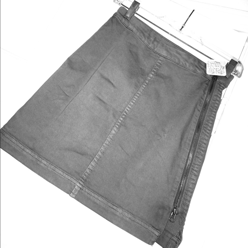 Minimalist gray Free People zip up skirt size 4