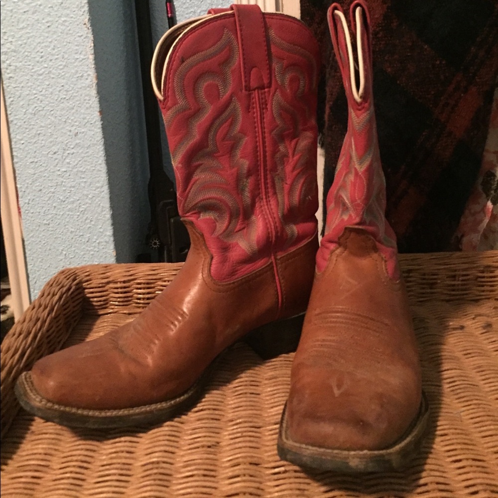 Tony Lama Square Toe Cowboy Boots 🤠