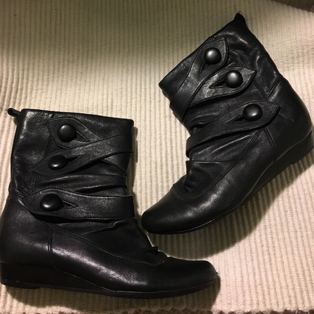 Black Leather Water Resistant Boots