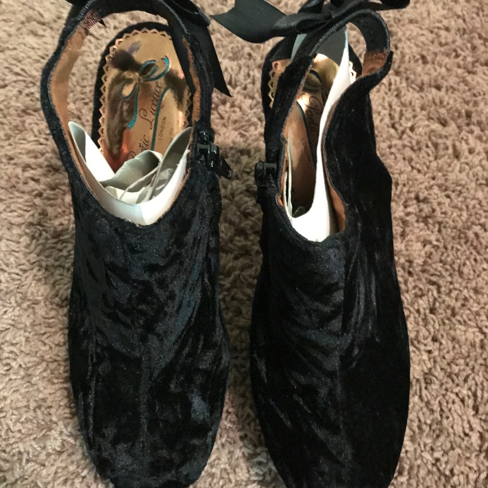 Brand New Women's Low cut shoes