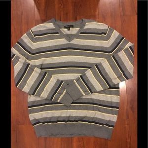 🎉HOST PICK🎉 Banana Republic V-neck Sweater