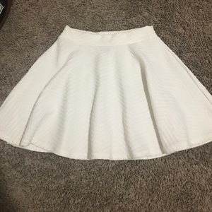 ✨ WHITE SKATER SKIRT ✨