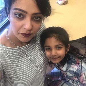 Meet your Posher, Samra