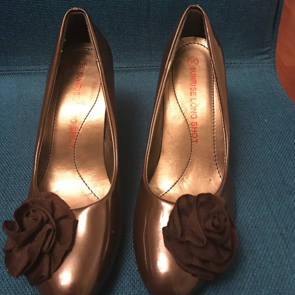 Brown  patent PU leather pumps