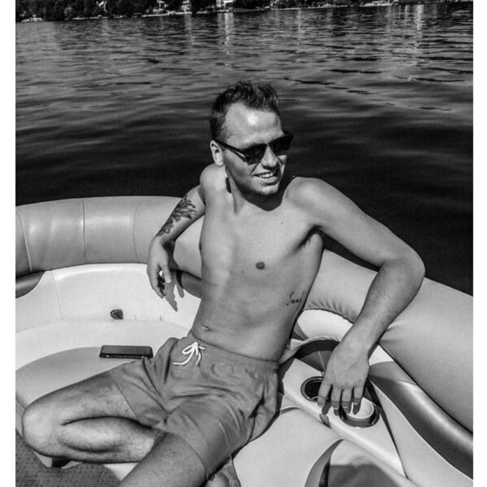 Meet your Posher, Travis