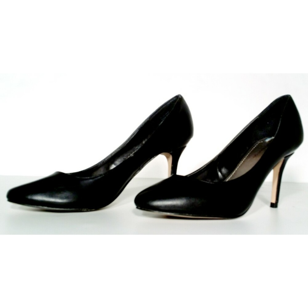BCBG Womens Black Pump Leather Heels Size 6.5