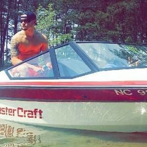 Meet your Posher, Dustin