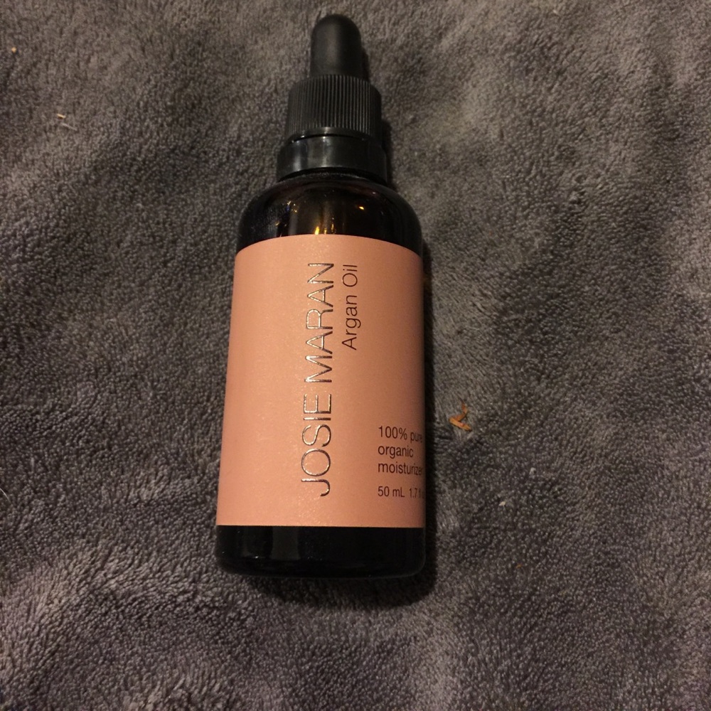 Josie Maran Argan oil moisturizer