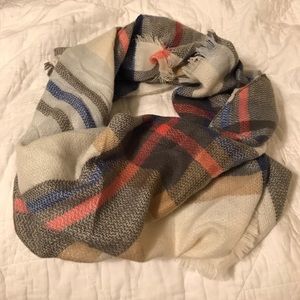 NWOT Plaid triangle scarf NWOT Plaid triangle scarf