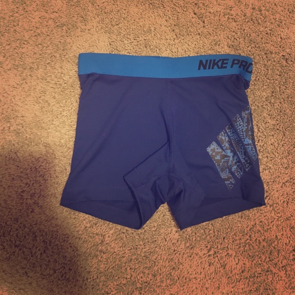 NIKE PRO SHORTS - Picture 1 of 2