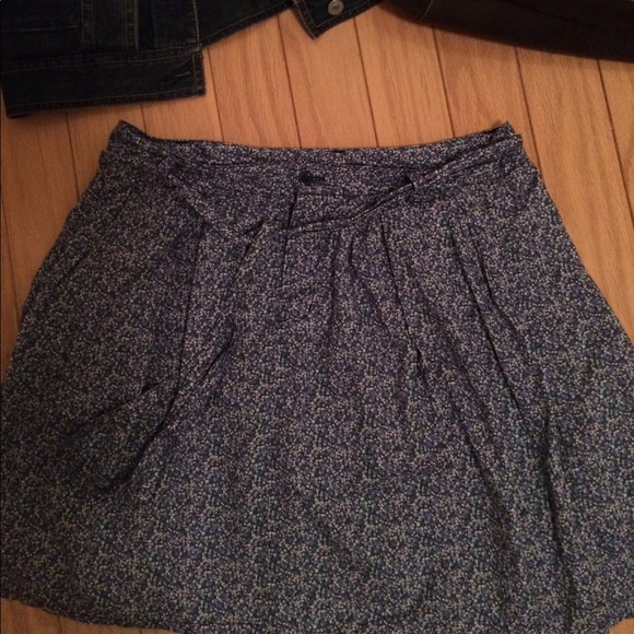 Gap Multicolored Flower 🌺 Skirt. - Picture 3 of 6