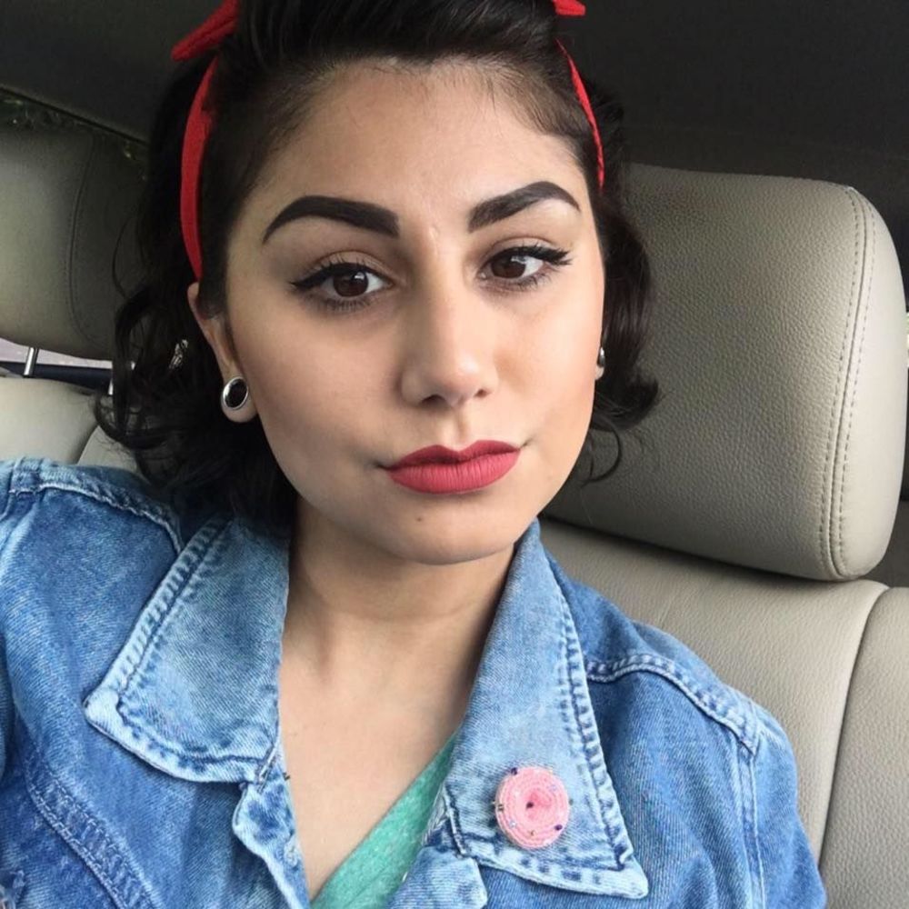 Meet your Posher, Alexis