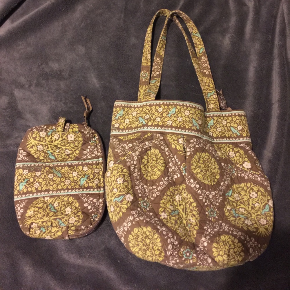 Vera bradly sitting in a tree