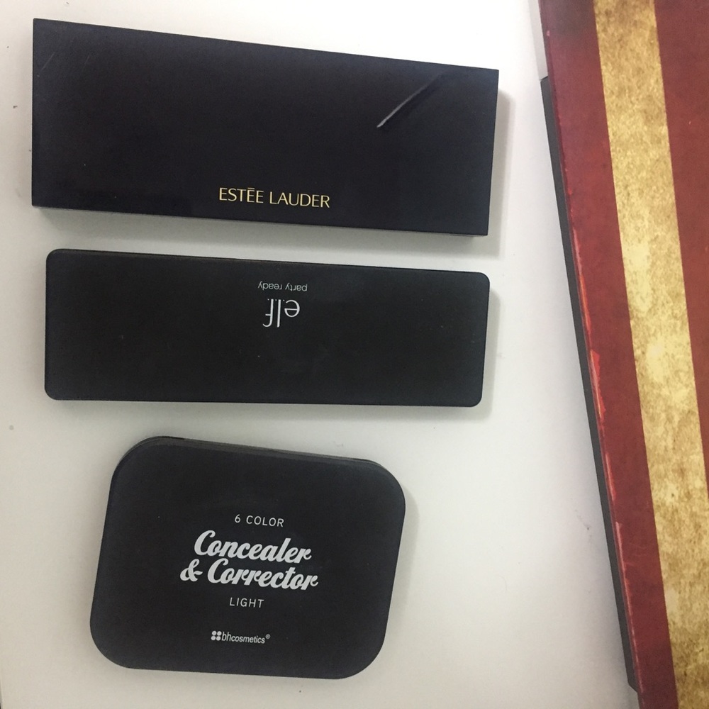 Beauty bundle eyeshadow color correction palettes
