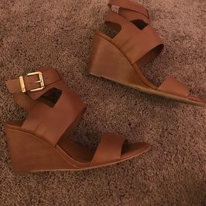 Bcbg brown wedges