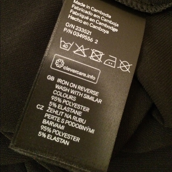 Dressy shimmering Black Blouse loose an flowy! - Picture 5 of 5