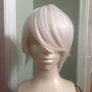 White hair wig
