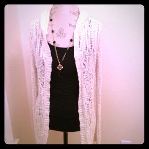 Mossimo Beautiful long Boho Style Sweater. Mossimo Beautiful long Boho Style Sweater.
