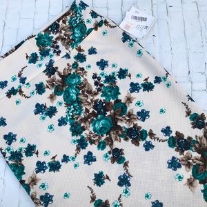 LuLaRoe M Floral Cassie
