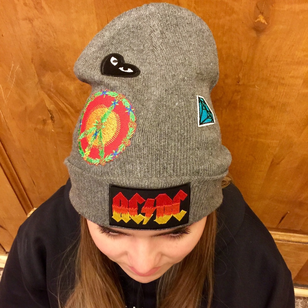Beanie, Gray, patches, ACDC, Peace, Hippie, Grunge - Picture 3 of 3