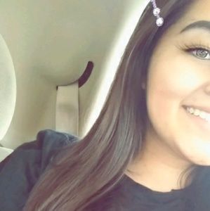 Meet your Posher, Esmeralda