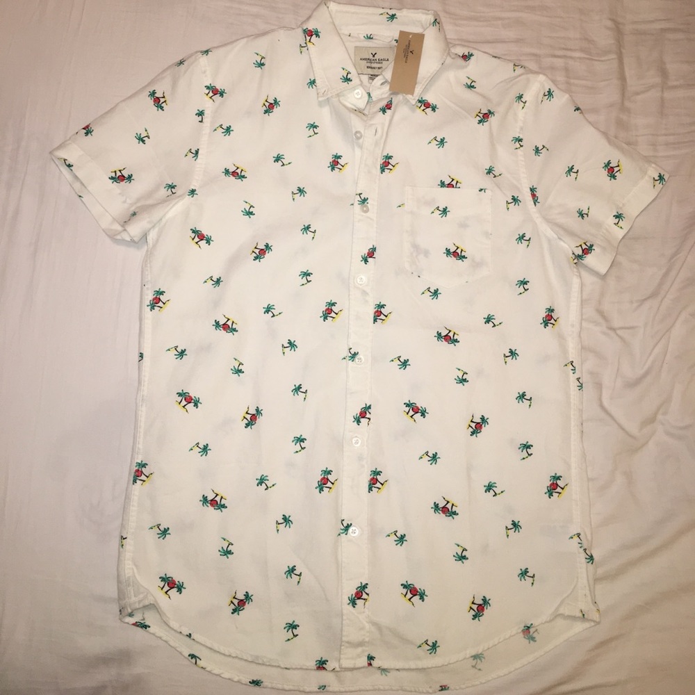 American Eagle Outfitters button down short sleeve