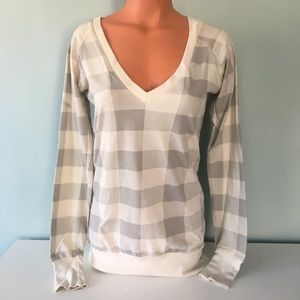 Urban Outfitters Checkered Deep V Sweater XS Urban Outfitters Checkered Deep V Sweater XS