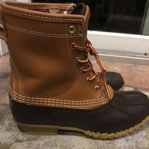 Size 7 8" LL bean duck boot