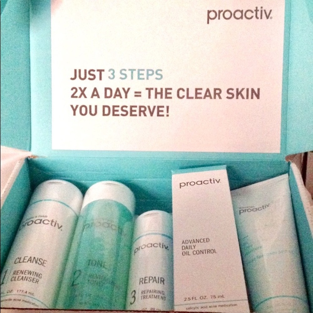 BRAND NEW COMPLETE FULL SIZE PROACTIV FOR ACNE SET