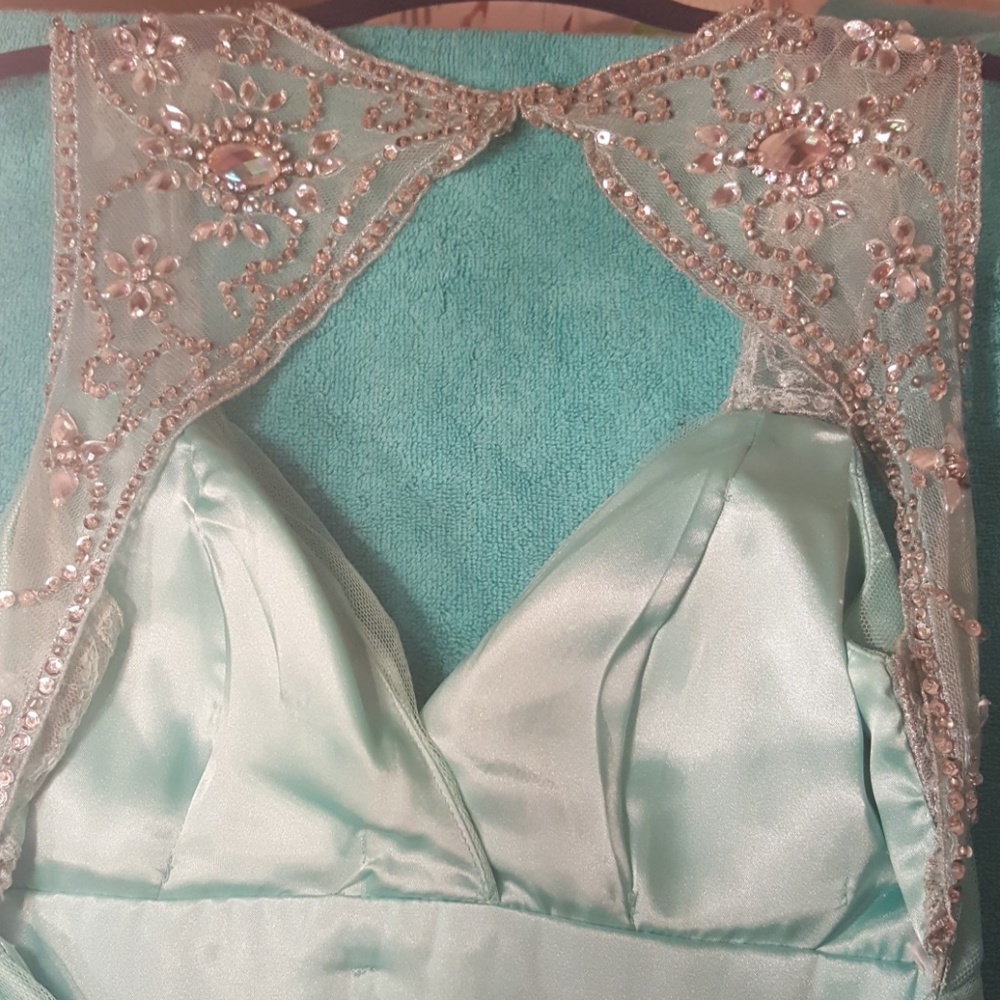 Dress - Picture 4 of 5