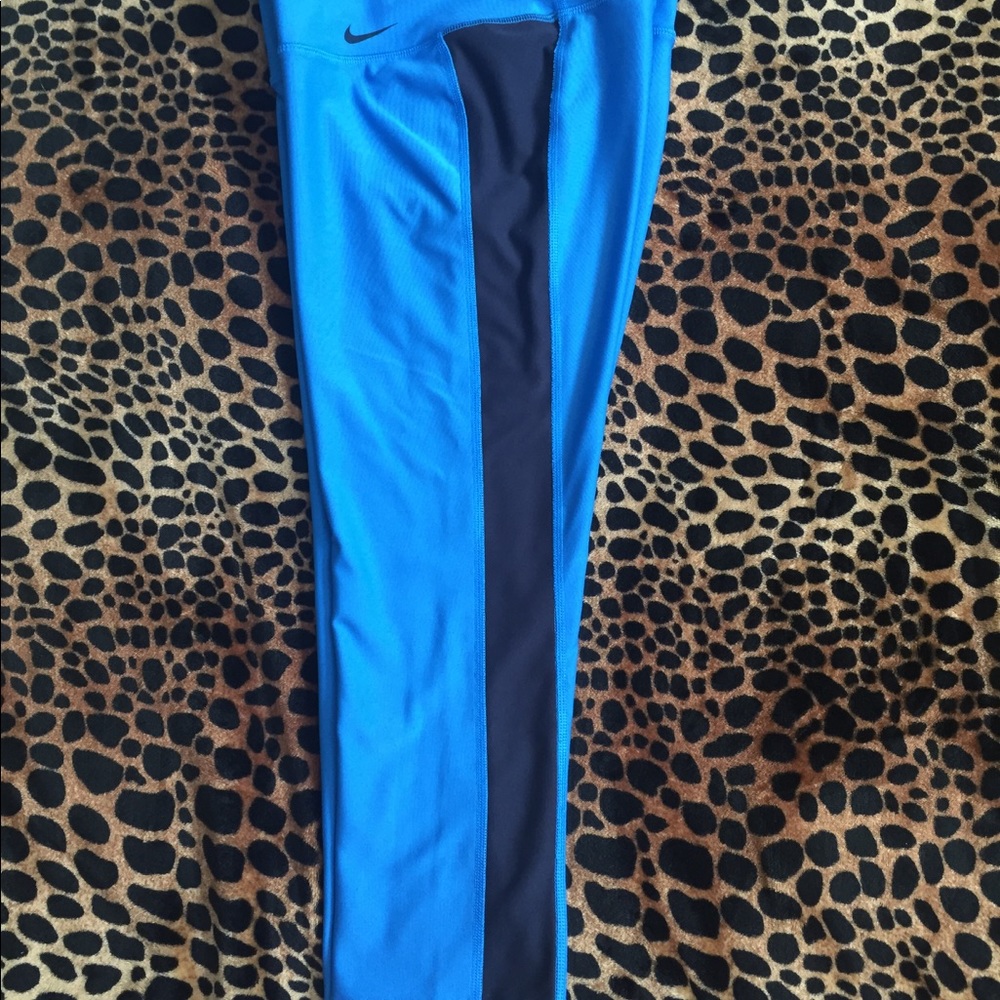 SOLD! NIKE DRI- FIT RUNNING CAPRIS