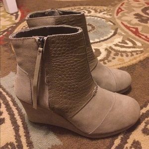 Toms Tan Wedge Booties