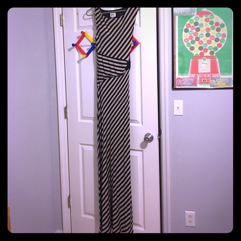 Price Drop! Floor length maxi dress