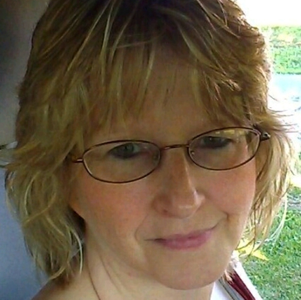 Meet your Posher, Crystal