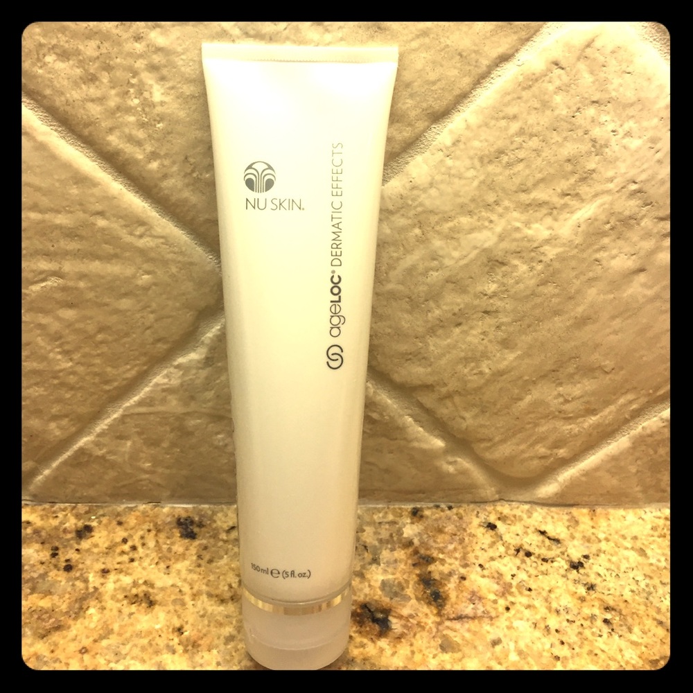 Nu Skin AgeLoc Dermatic Effects Contouring Lotion