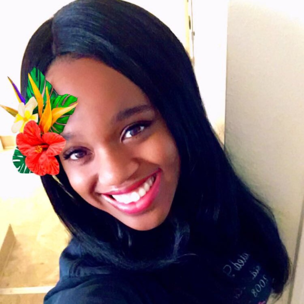 Meet your Posher, Hollie