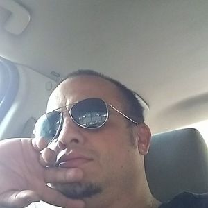 Meet your Posher, Dennis